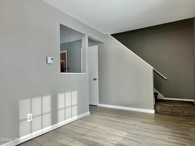 $1,750 | 31 Suncrest Drive, Unit 1, Waterford, NY 12188