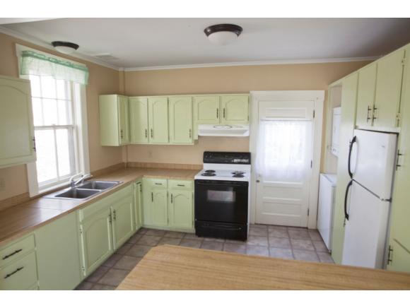 1833 Quechee Main Street Hartford, VT 05059 - Photo 3 of 10