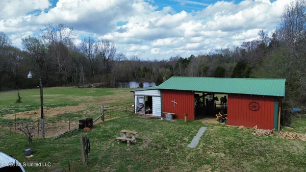 $369,900 | 286 Caleb Lane, Coldwater, MS 38618