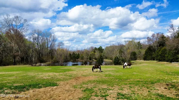 $369,900 | 286 Caleb Lane, Coldwater, MS 38618