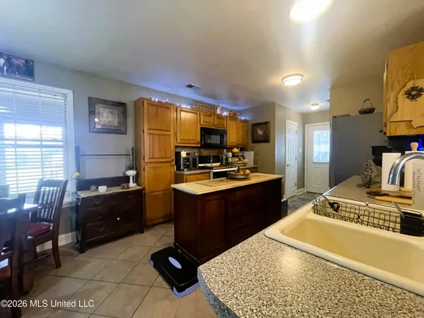 $369,900 | 286 Caleb Lane, Coldwater, MS 38618