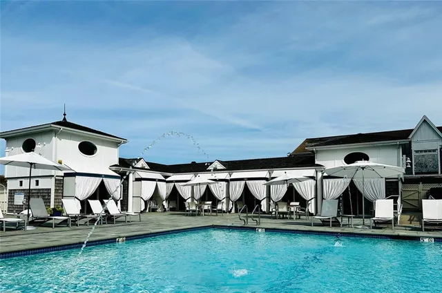 $1,895,000 | 0 Willow Lane, Unit LEEWARD B, Portsmouth, RI 02871