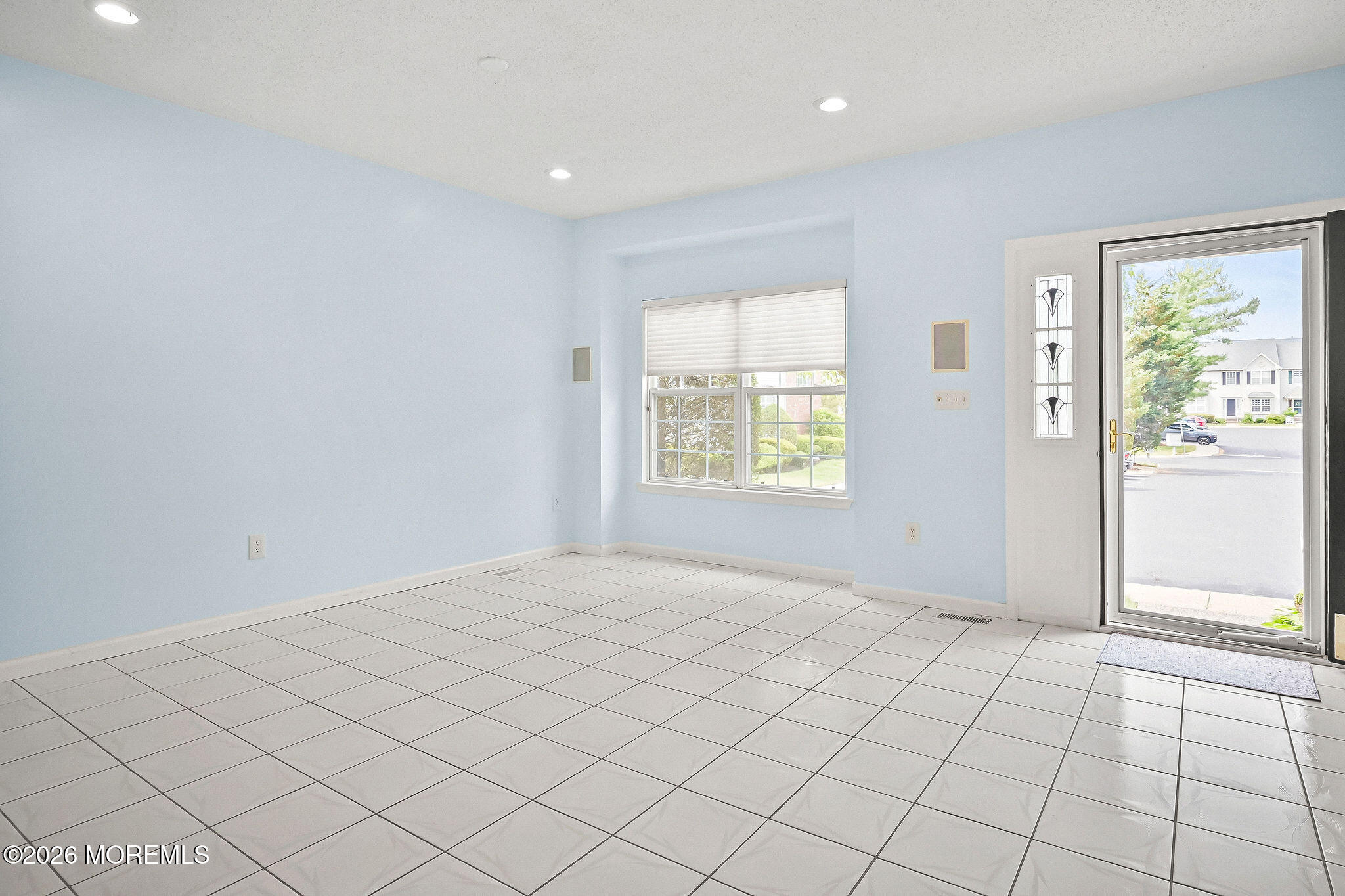 38 Azimuth Court, Unit 128 Holmdel, NJ 07733 - Photo 8 of 32 38_azimuth_ct_008