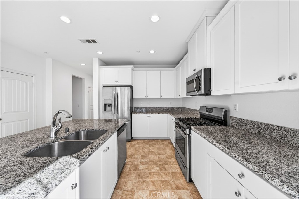 30355 Paca Court Menifee, CA 92584 - Photo 11 of 45