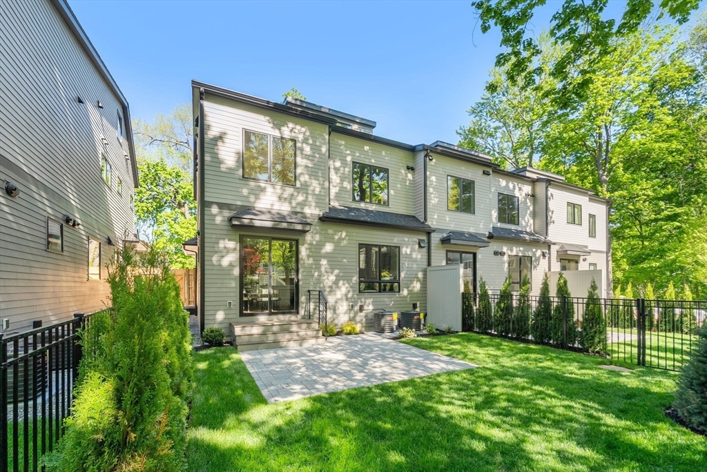 956 Walnut Street, Unit 2 Newton, MA 02461 - Photo 4 of 32