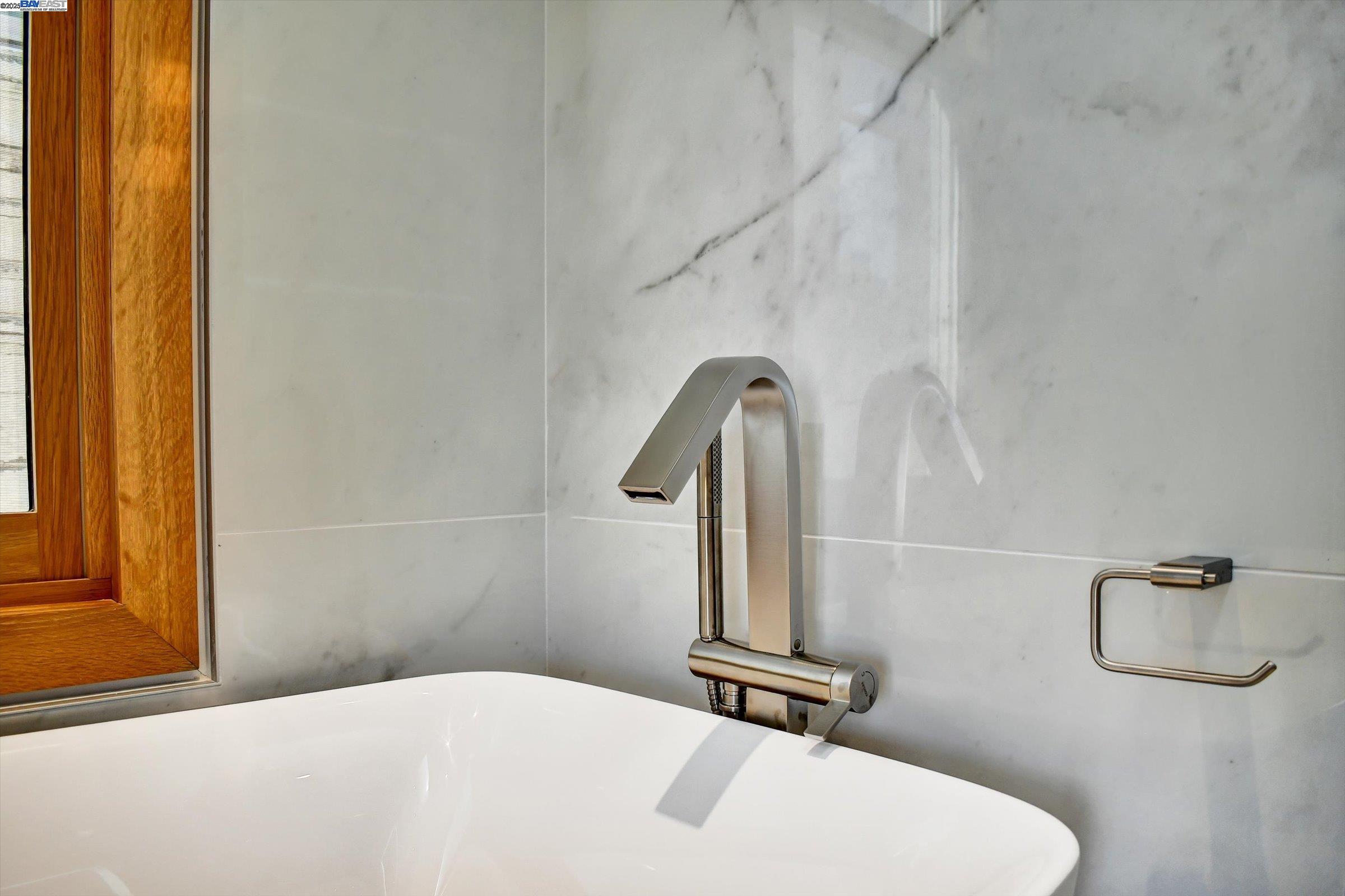 1208 Stanyan Street San Francisco, CA 94117 - Photo 45 of 60 a bathroom with a sink