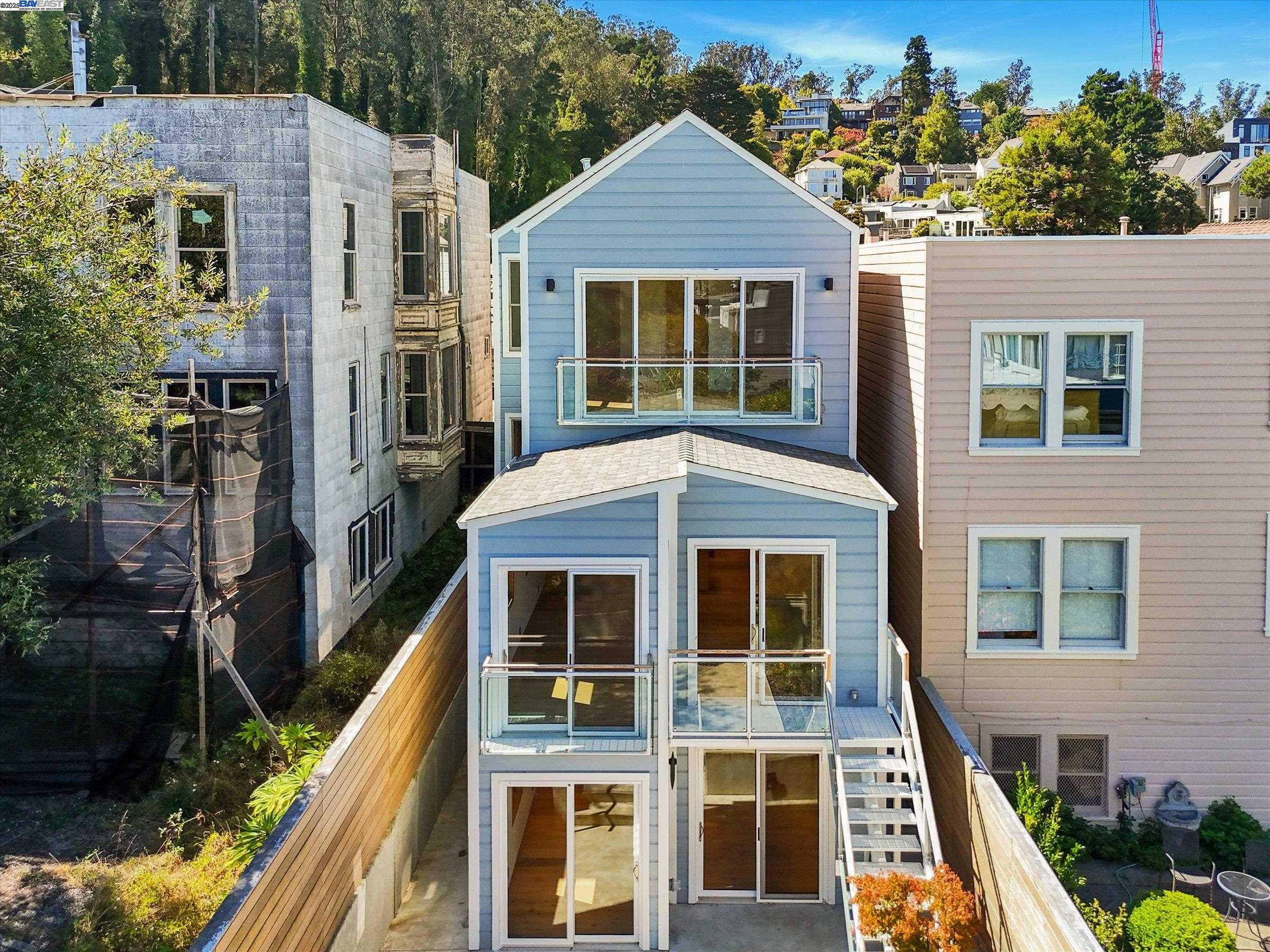 1208 Stanyan Street San Francisco, CA 94117 - Photo 59 of 60 a front view of a house with a yard