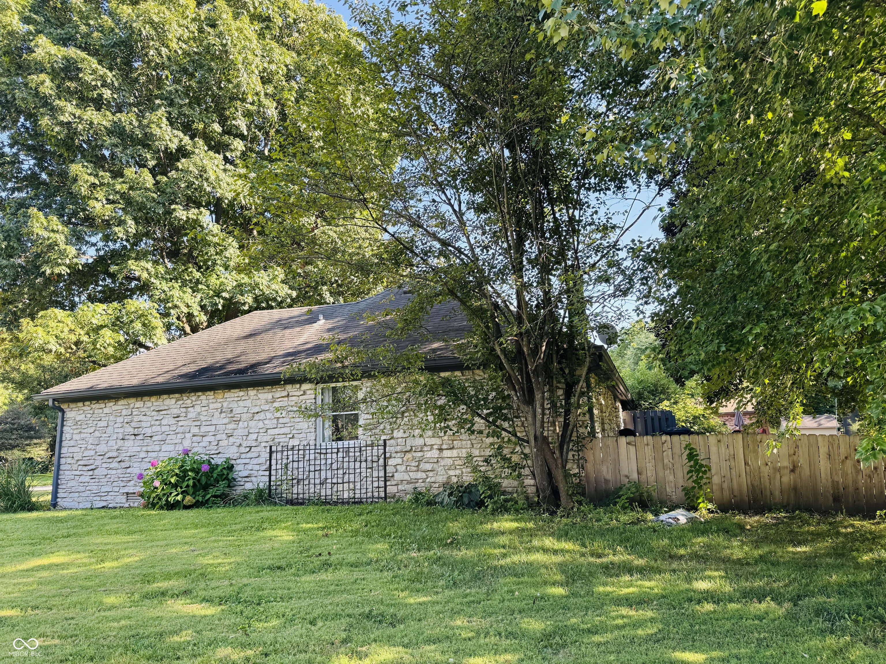 32 North Restin Road Greenwood, IN 46142 - Photo 3 of 9