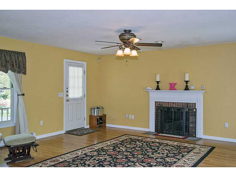 22 Wickham Road North Kingstown, RI 02852 - Photo 4 of 25 Den/Family/Great Room.