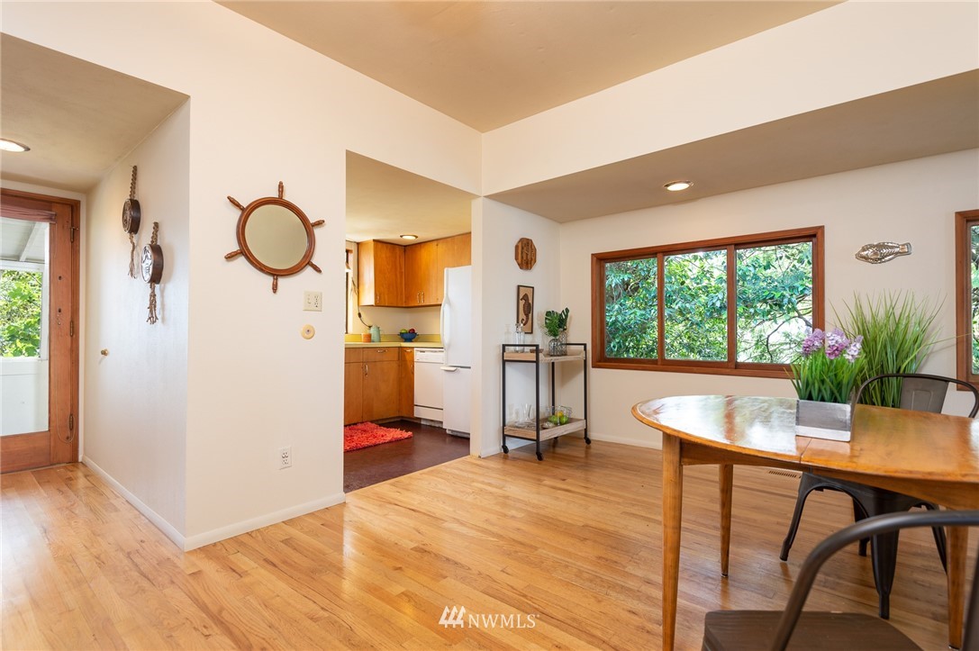 22011 Dockton Road Southwest Vashon, WA 98070 - Photo 9 of 24 Gallery Image 9
