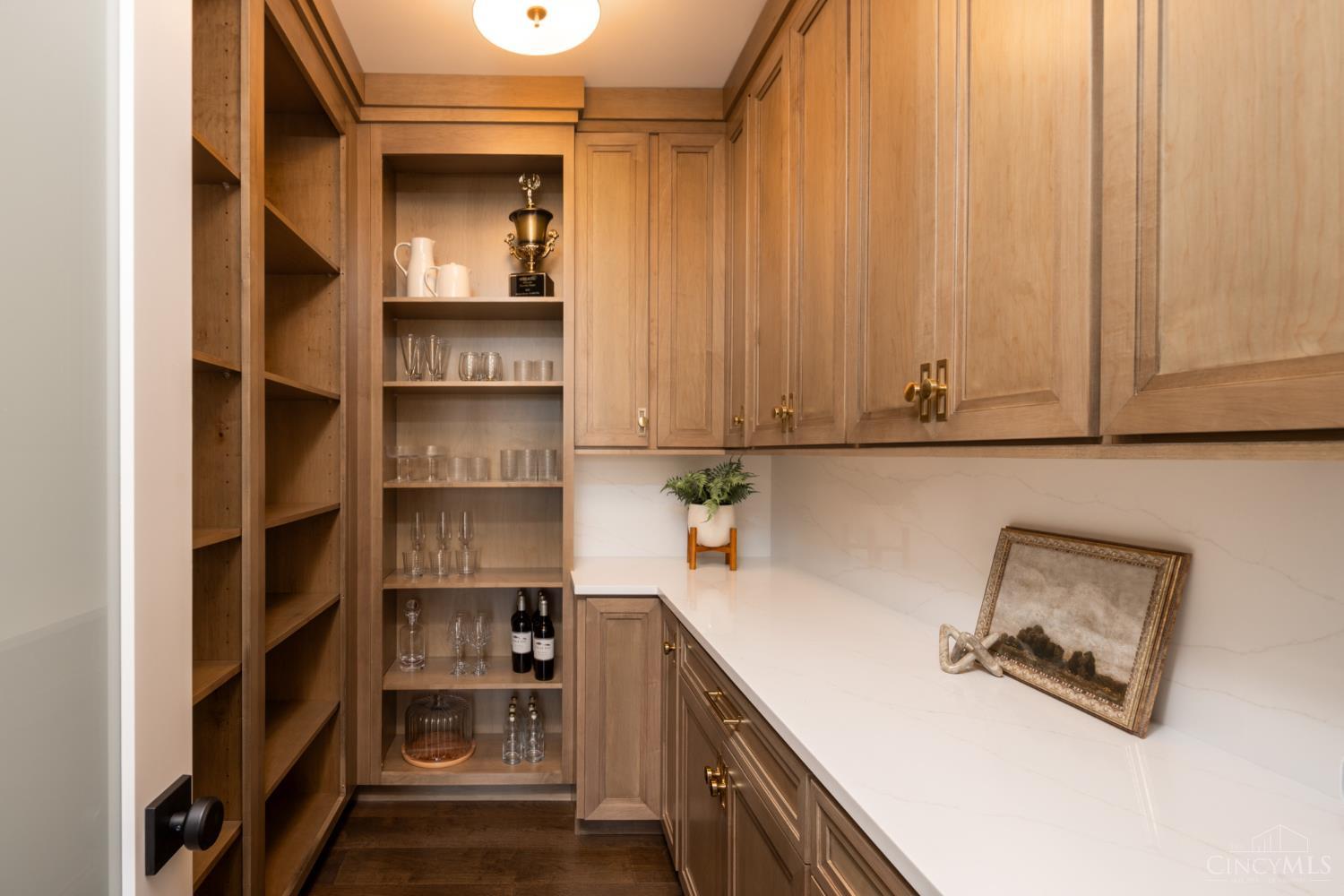 6984 Shadow Ridge Road Cincinnati, OH 45230 - Photo 11 of 22 Large Walk-in Pantry