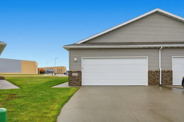 $255,900 | 1133 39th Avenue South, Moorhead, MN 56560