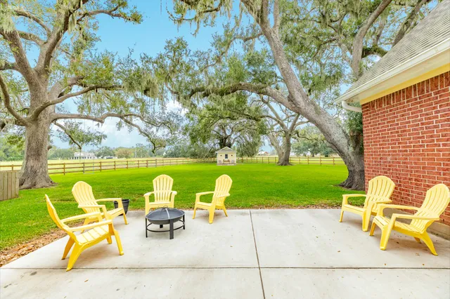 $550,000 | 1619 Flintlock Court, Angleton, TX 77515