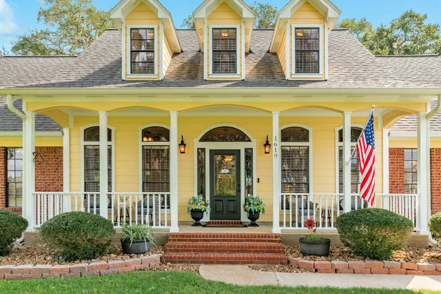 $550,000 | 1619 Flintlock Court, Angleton, TX 77515