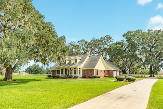 $550,000 | 1619 Flintlock Court, Angleton, TX 77515