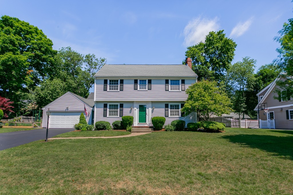 68 Chesterton Road Wellesley, MA 02481 - Photo 27 of 27 a front view of a house with a garden