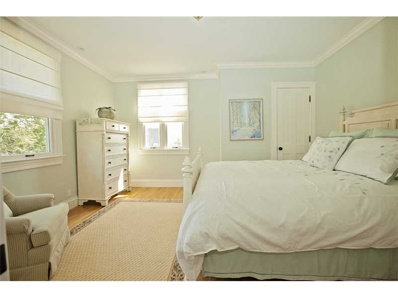 97 Old Beach Road, Unit D Newport, RI 02840 - Photo 15 of 25 Bedroom.