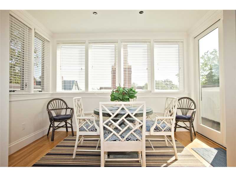 97 Old Beach Road, Unit D Newport, RI 02840 - Photo 6 of 25 Dining Area.