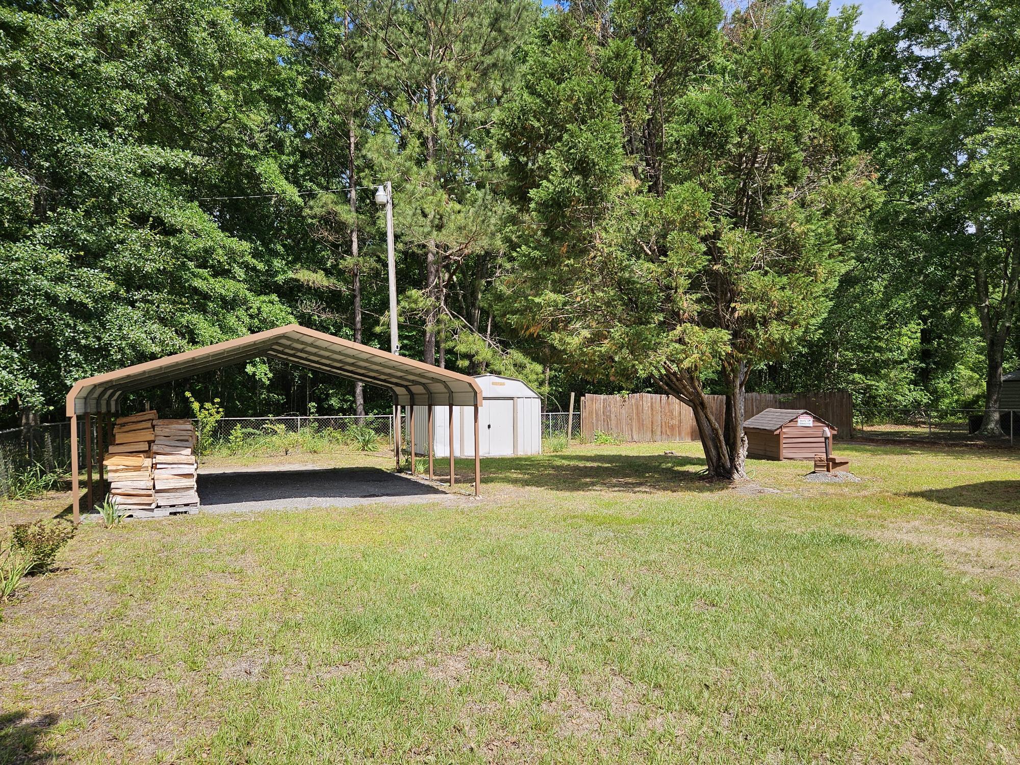 2719 Mallett Road Manning, SC 29102 - Photo 2 of 23 SPACIOUS YARD