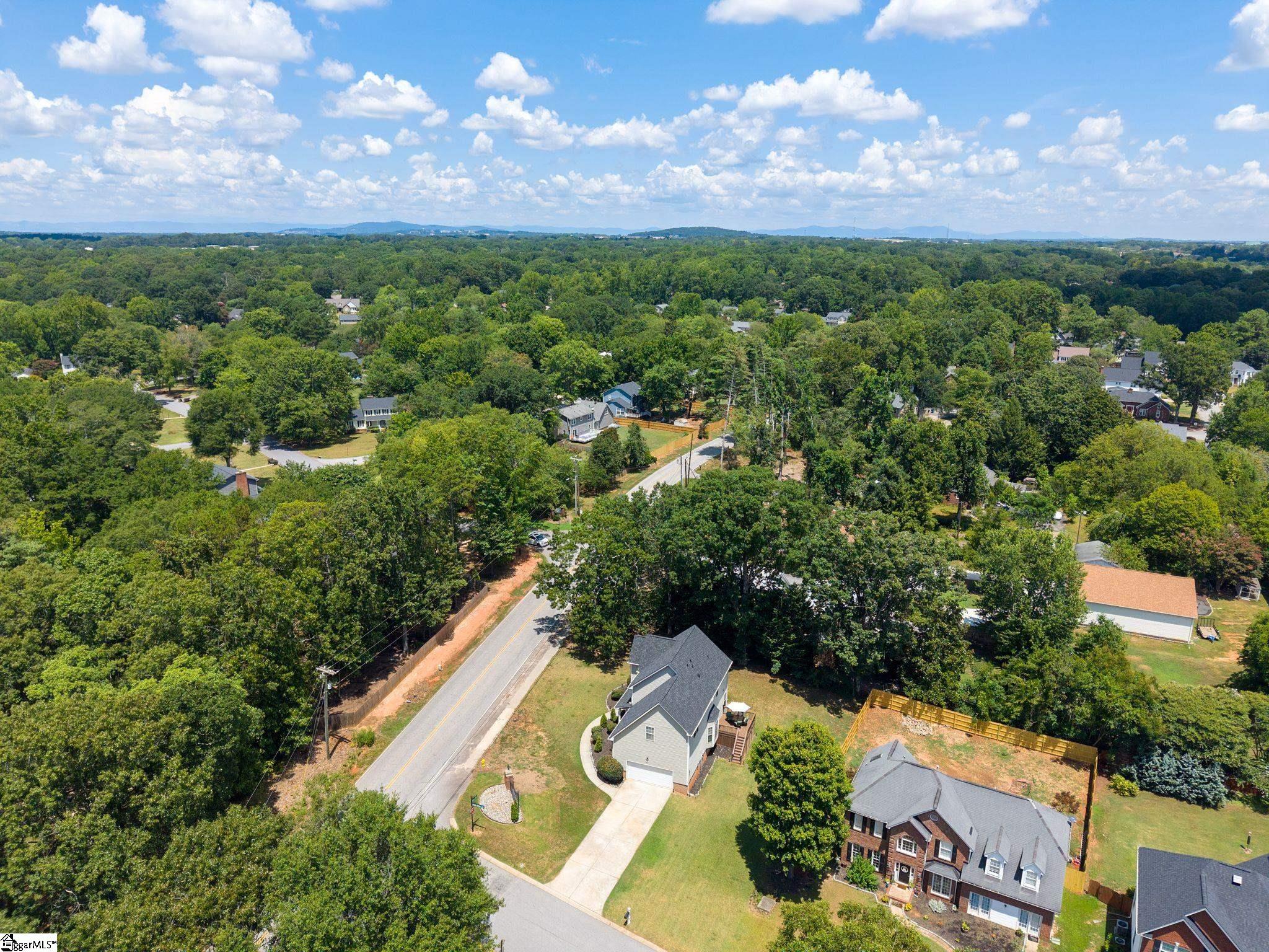 1 Plum Creek Lane Greenville, SC 29607 - Photo 26 of 35