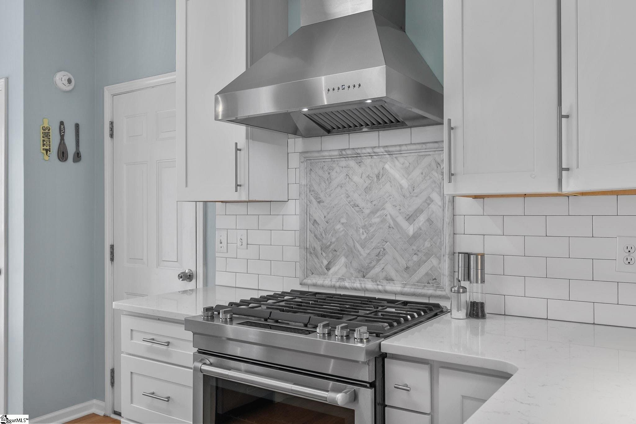 1 Plum Creek Lane Greenville, SC 29607 - Photo 4 of 35