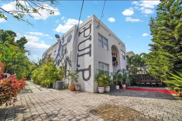 $3,400 | 524 Northwest 35th Street, Unit 5, Miami, FL 33127