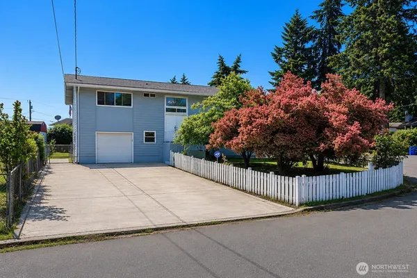 $575,000 | 3319 South 249th Place, Kent, WA 98032