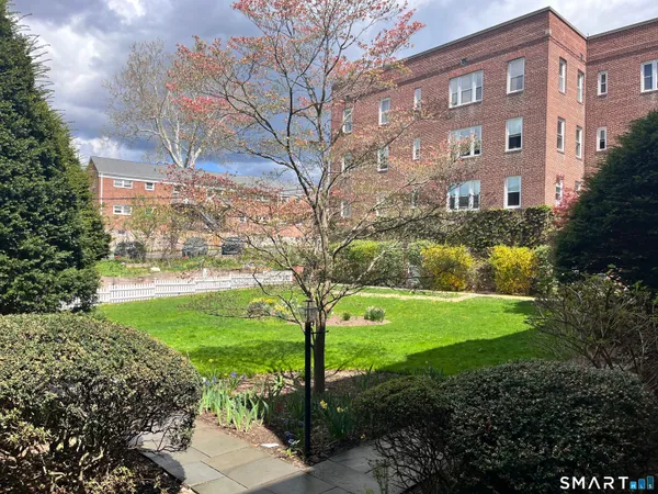 $2,250 | 70 Strawberry Hill Avenue, Unit 51D, Stamford, CT 06902