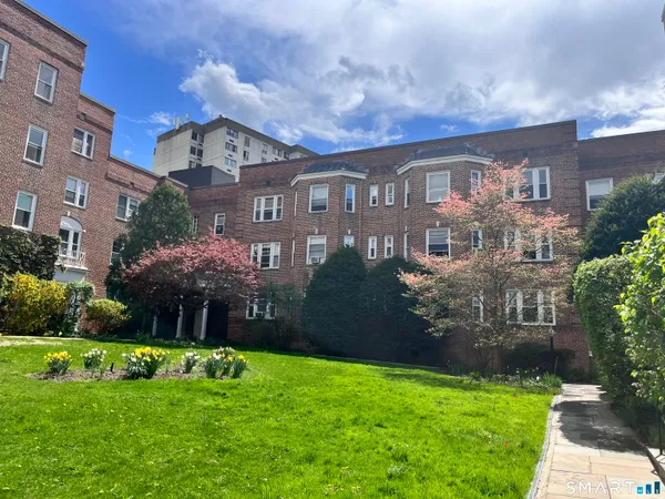 $2,250 | 70 Strawberry Hill Avenue, Unit 51D, Stamford, CT 06902