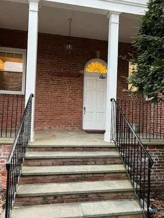 $2,250 | 70 Strawberry Hill Avenue, Unit 51D, Stamford, CT 06902