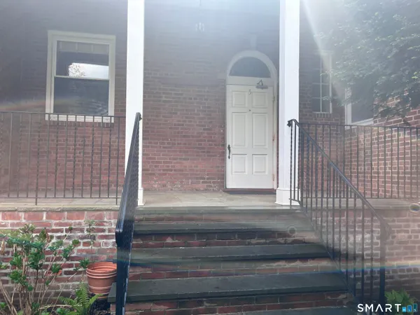 $2,250 | 70 Strawberry Hill Avenue, Unit 51D, Stamford, CT 06902