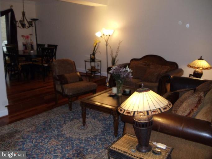 1509 Farsta Court Reston, VA 20190 - Photo 6 of 30 Family Room #2