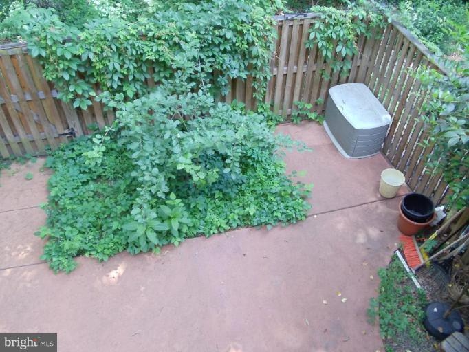 1509 Farsta Court Reston, VA 20190 - Photo 10 of 30 Back yard