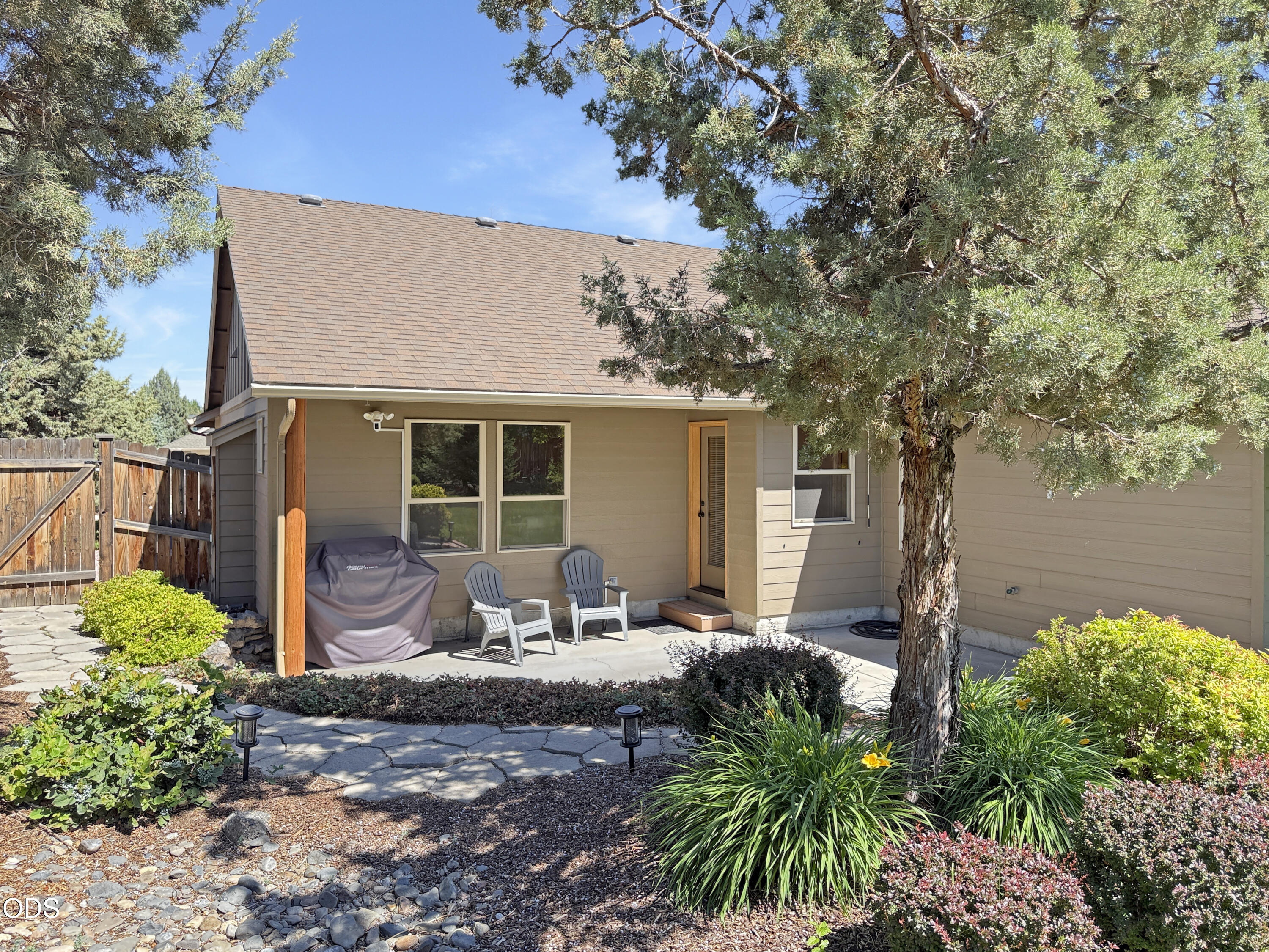 2021 Southwest 41st Street Redmond, OR 97756 - Photo 22 of 22