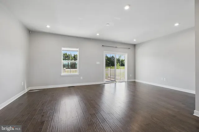 $2,700 | 141 Burkwood Ter Lake, Front Royal, VA 22630