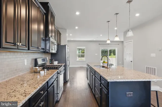 $2,700 | 141 Burkwood Ter Lake, Front Royal, VA 22630