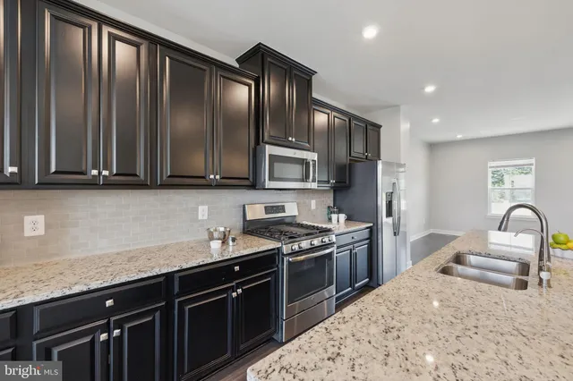 $2,700 | 141 Burkwood Ter Lake, Front Royal, VA 22630