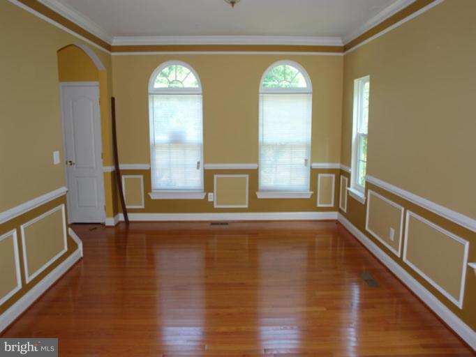14604 Livingston Road Accokeek, MD 20607 - Photo 2 of 17 Living Room