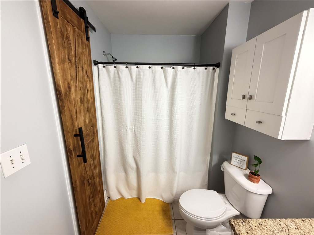 203 Indian Trail Road Seneca, SC 29672 - Photo 19 of 37 Guest Bathroom