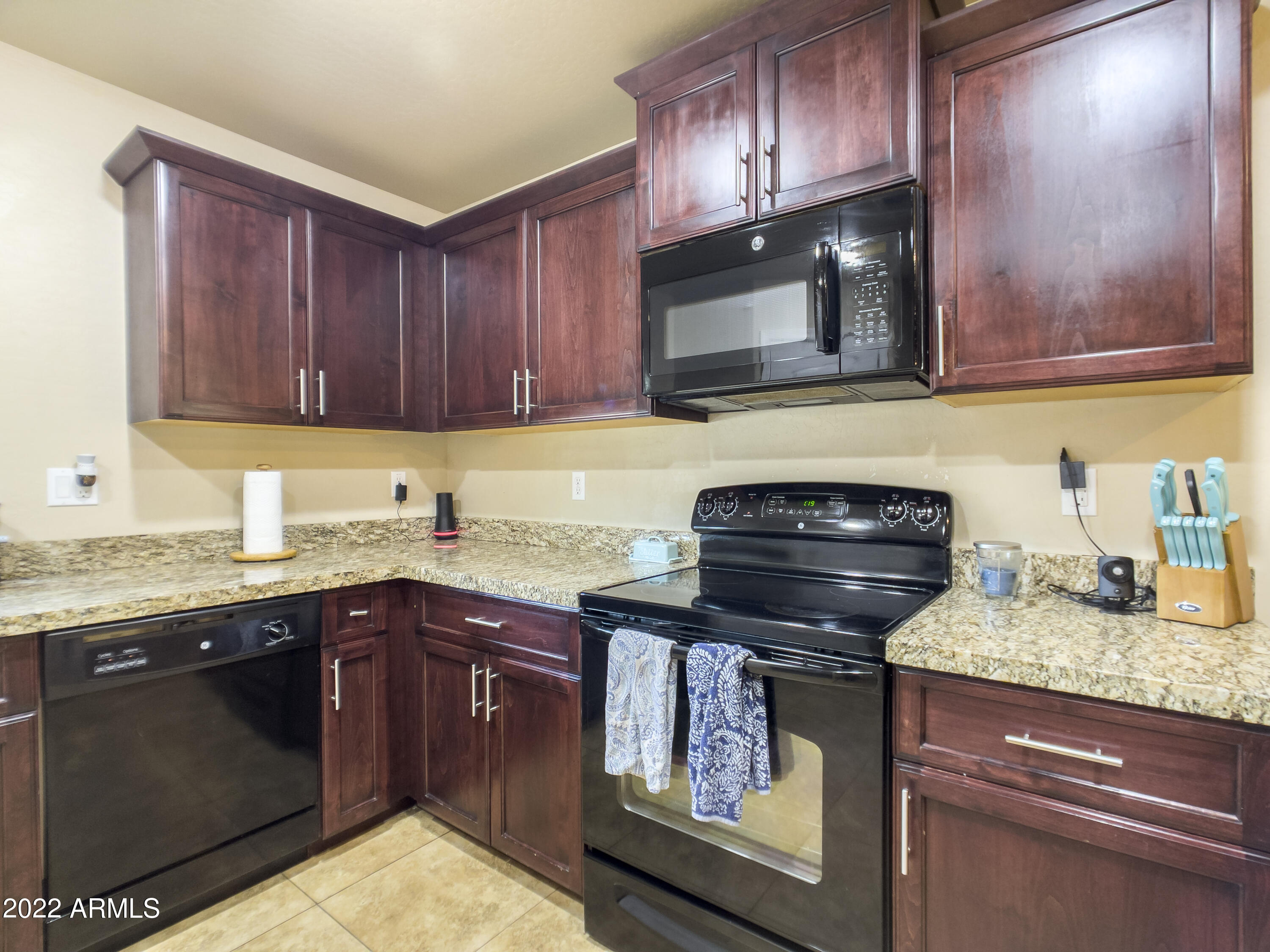 4849 South 5th Avenue Phoenix, AZ 85041 - Photo 9 of 23 IMG_3594