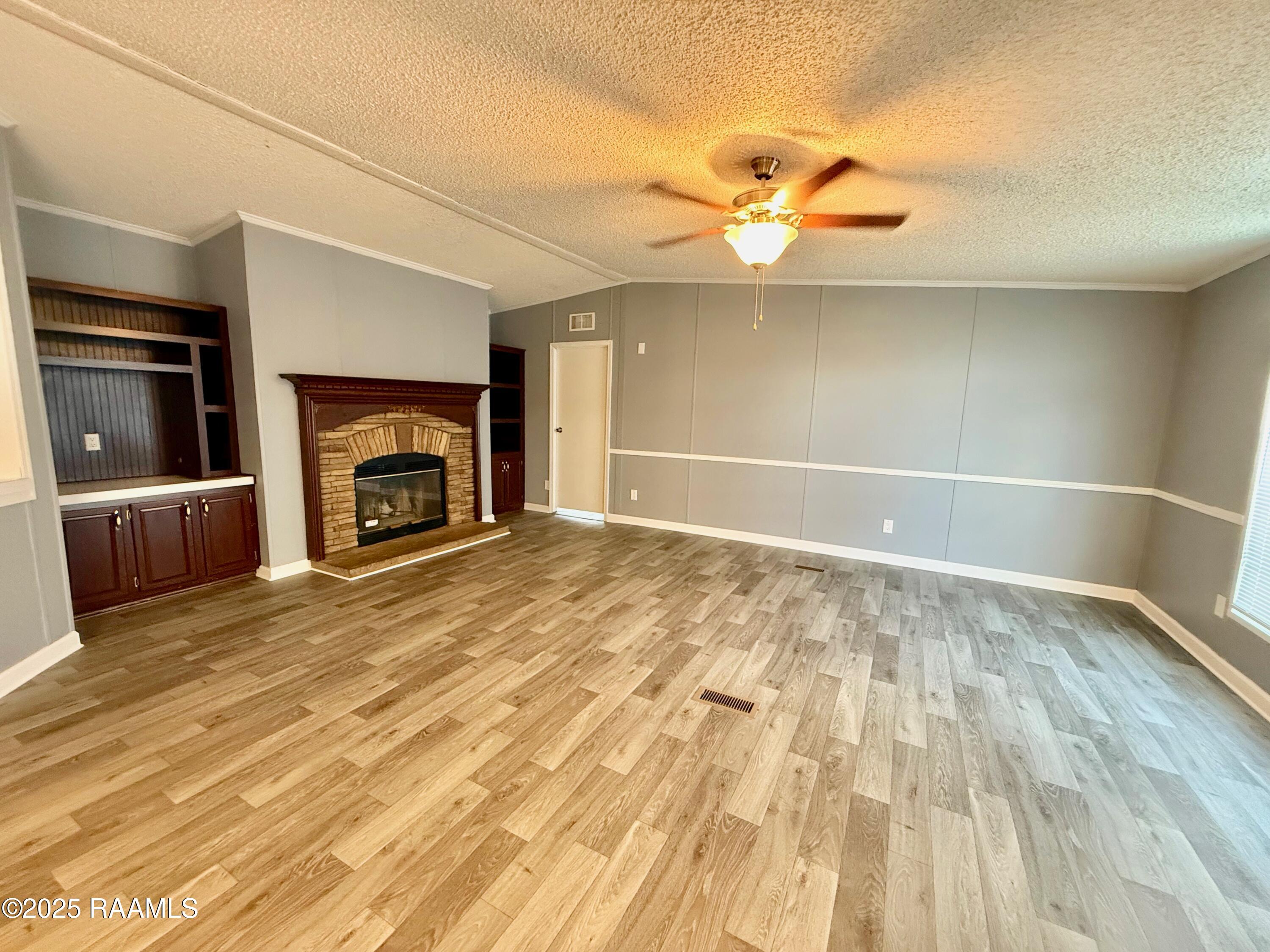 2900 Loreauville Road, Unit 1 New Iberia, LA 70563 - Photo 13 of 48 living room