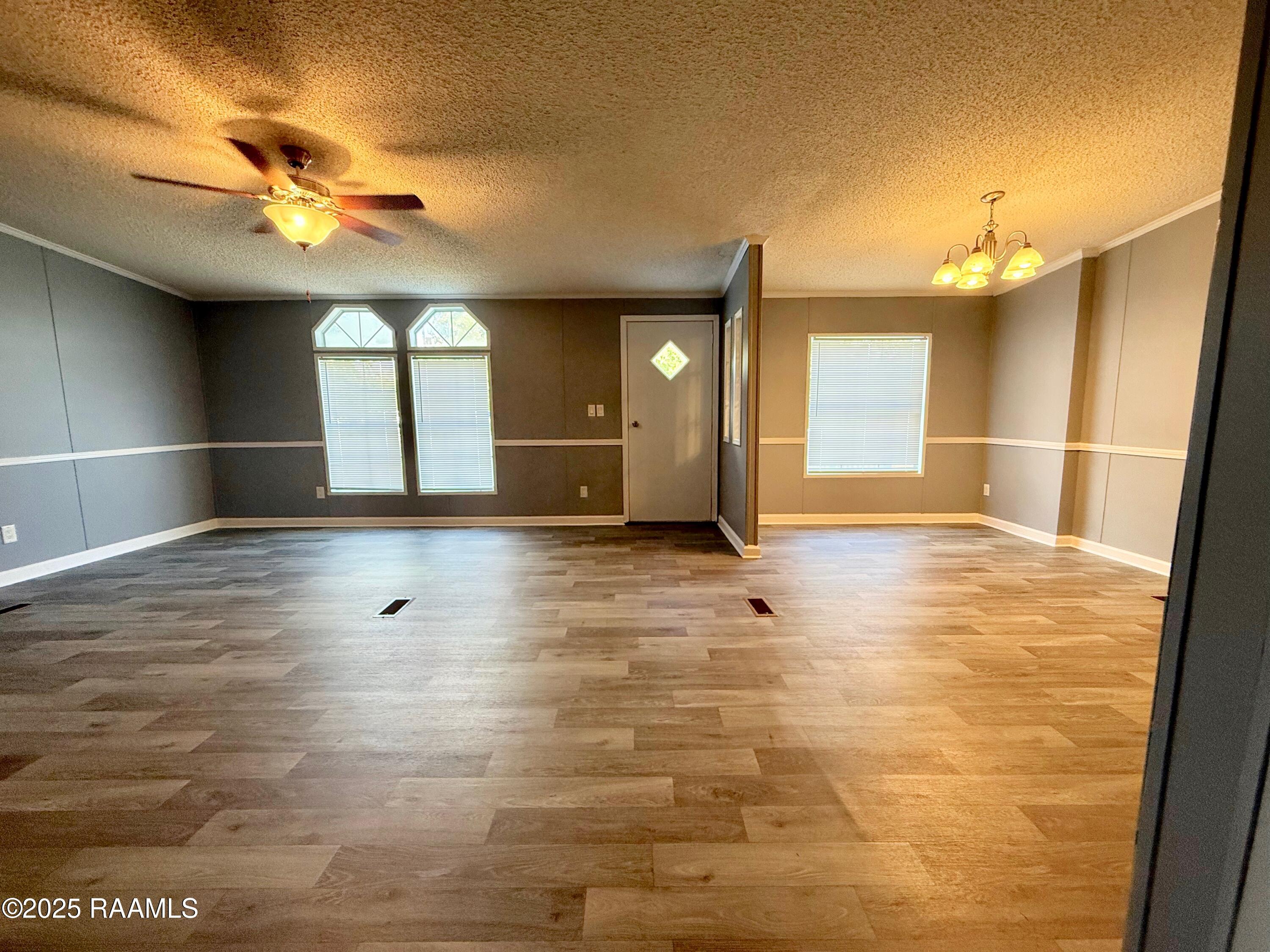 2900 Loreauville Road, Unit 1 New Iberia, LA 70563 - Photo 19 of 48 living room