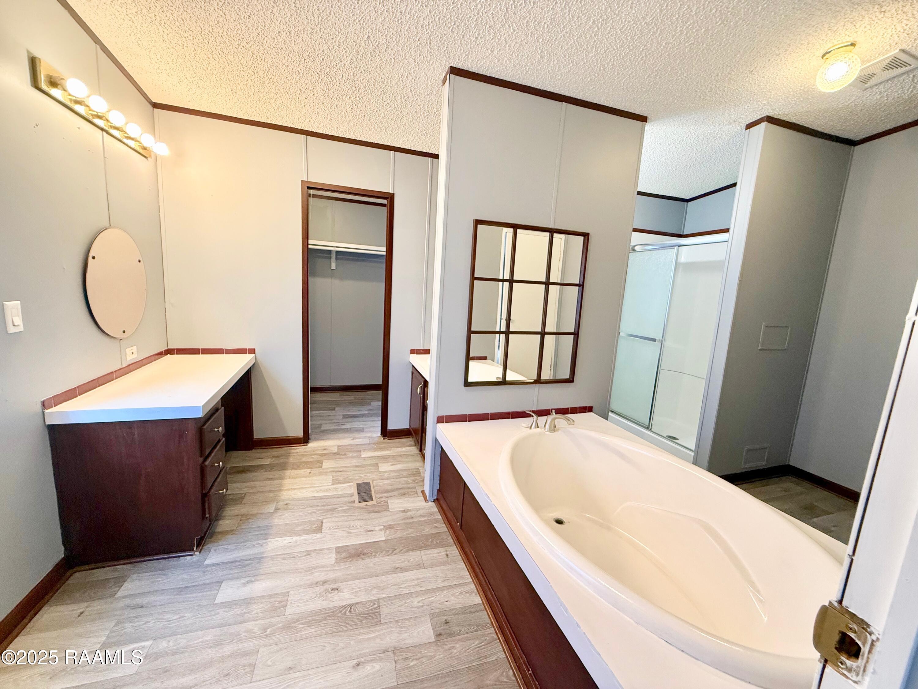 2900 Loreauville Road, Unit 1 New Iberia, LA 70563 - Photo 30 of 48 primary bathroom