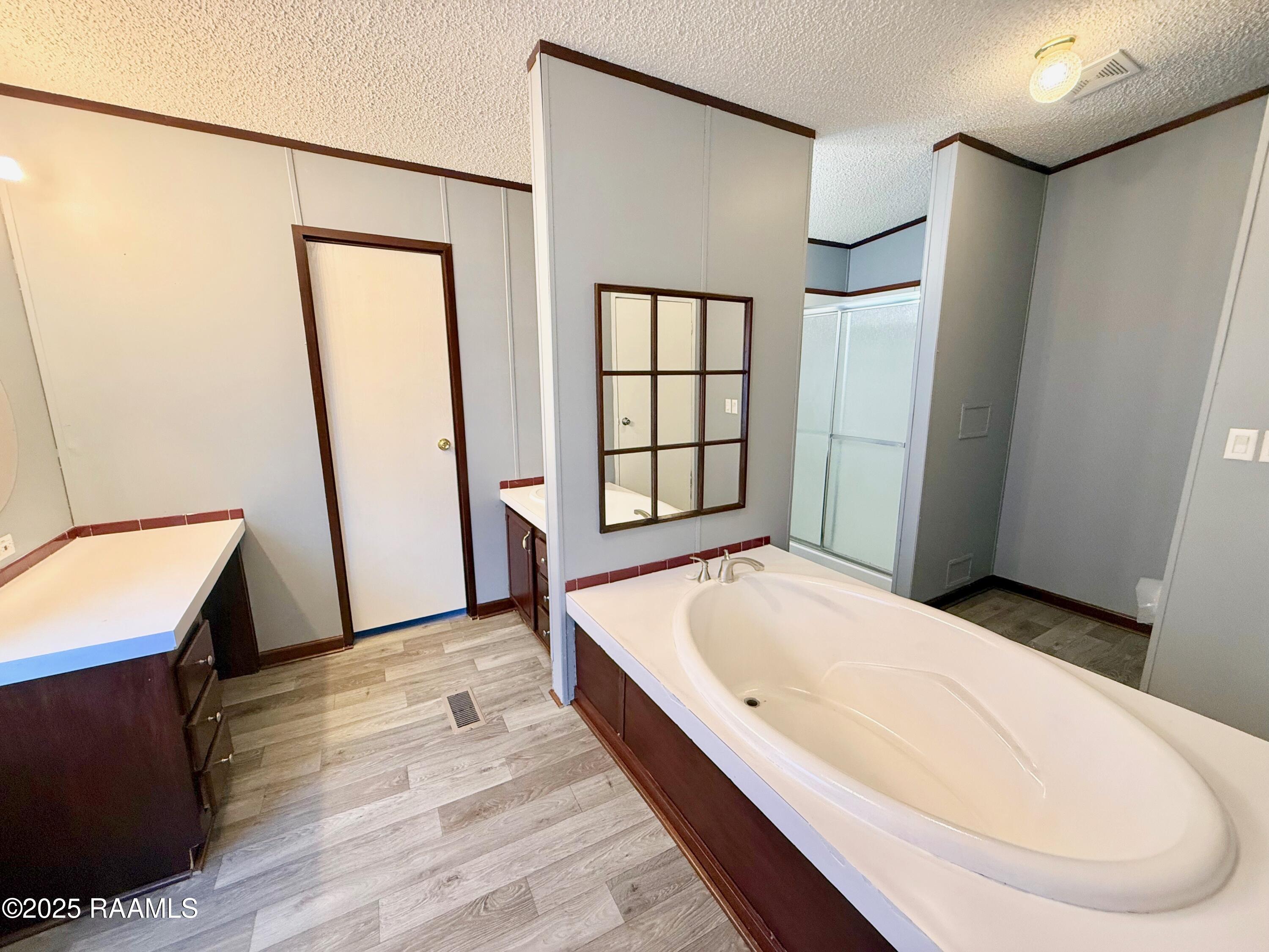 2900 Loreauville Road, Unit 1 New Iberia, LA 70563 - Photo 31 of 48 primary bathroom