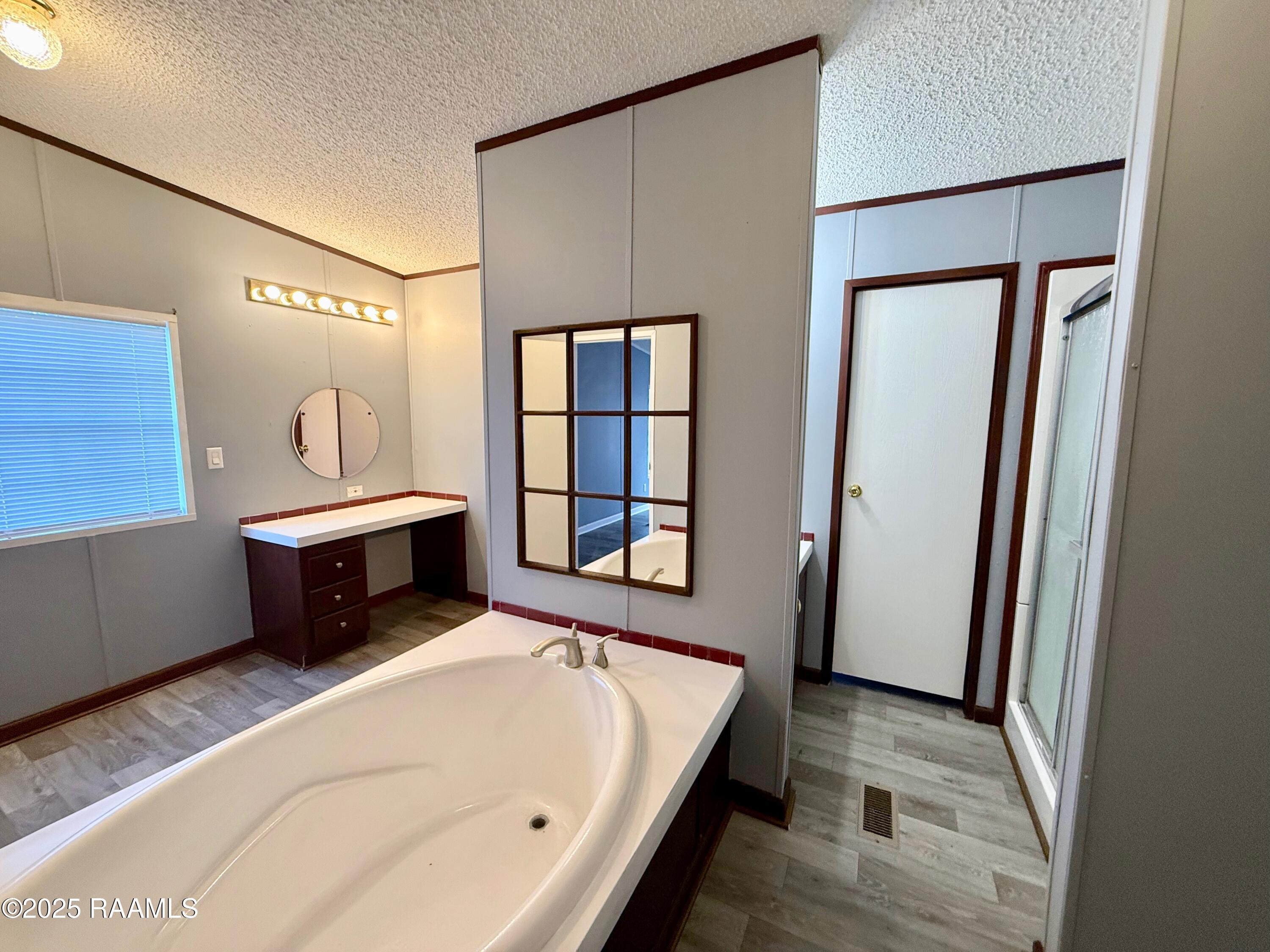 2900 Loreauville Road, Unit 1 New Iberia, LA 70563 - Photo 32 of 48 primary bathroom