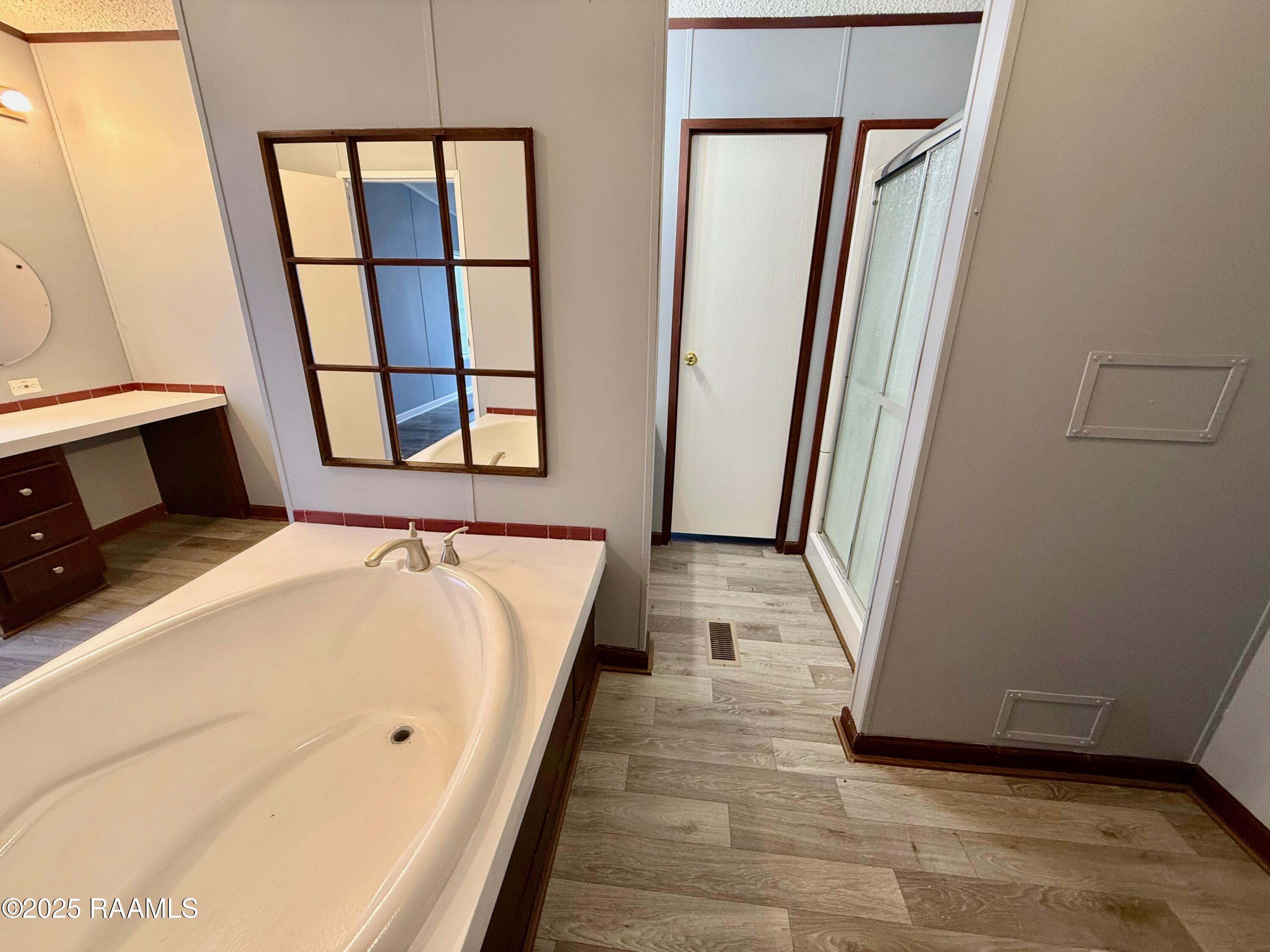 2900 Loreauville Road, Unit 1 New Iberia, LA 70563 - Photo 34 of 48 primary bathroom
