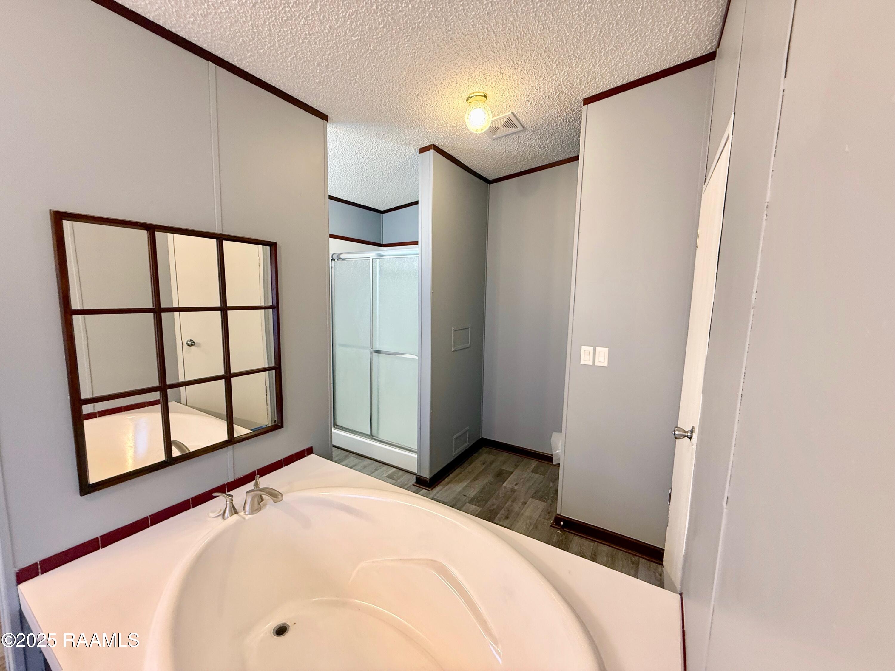 2900 Loreauville Road, Unit 1 New Iberia, LA 70563 - Photo 35 of 48 primary bathroom