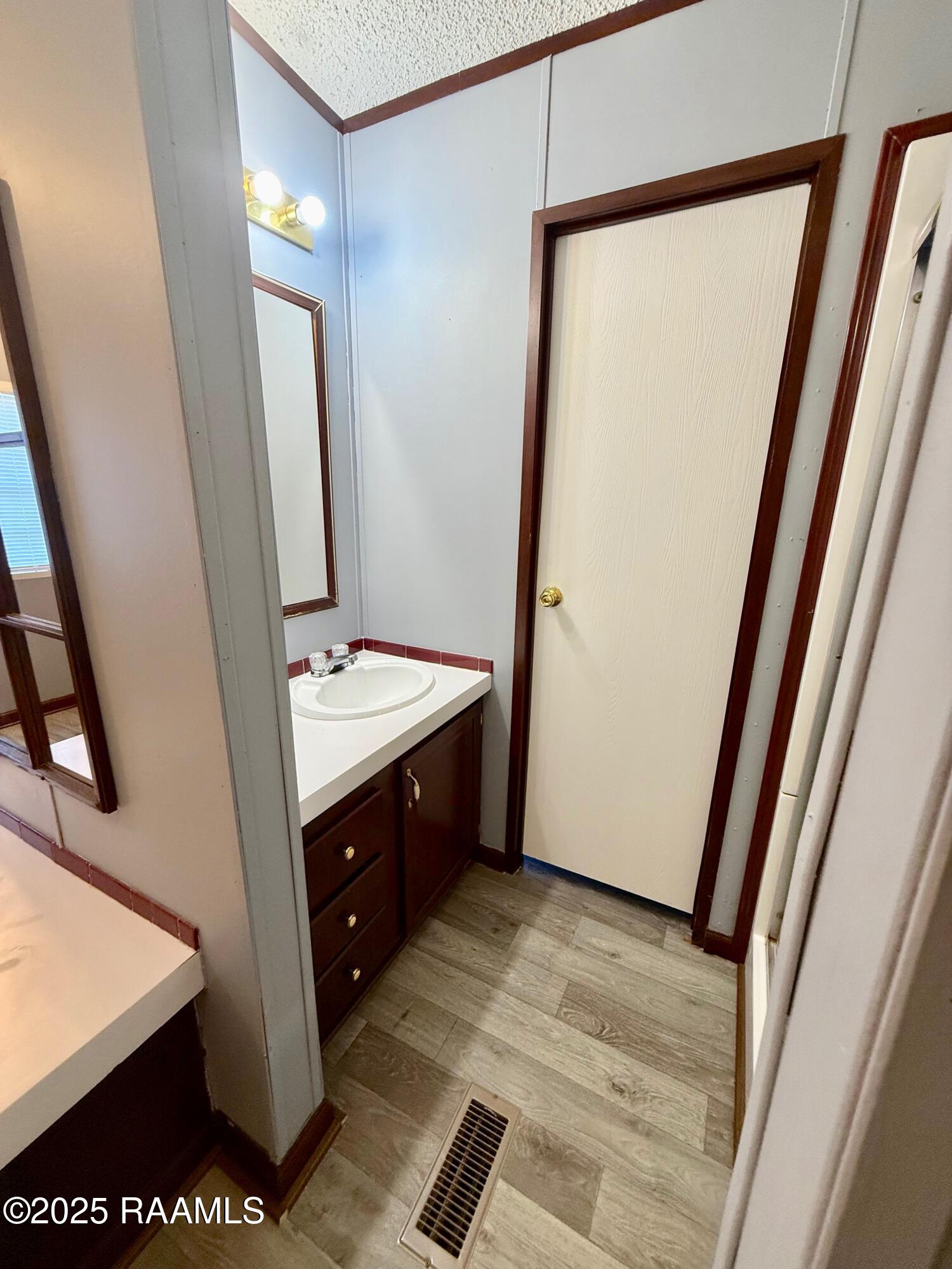 2900 Loreauville Road, Unit 1 New Iberia, LA 70563 - Photo 36 of 48 primary bathroom