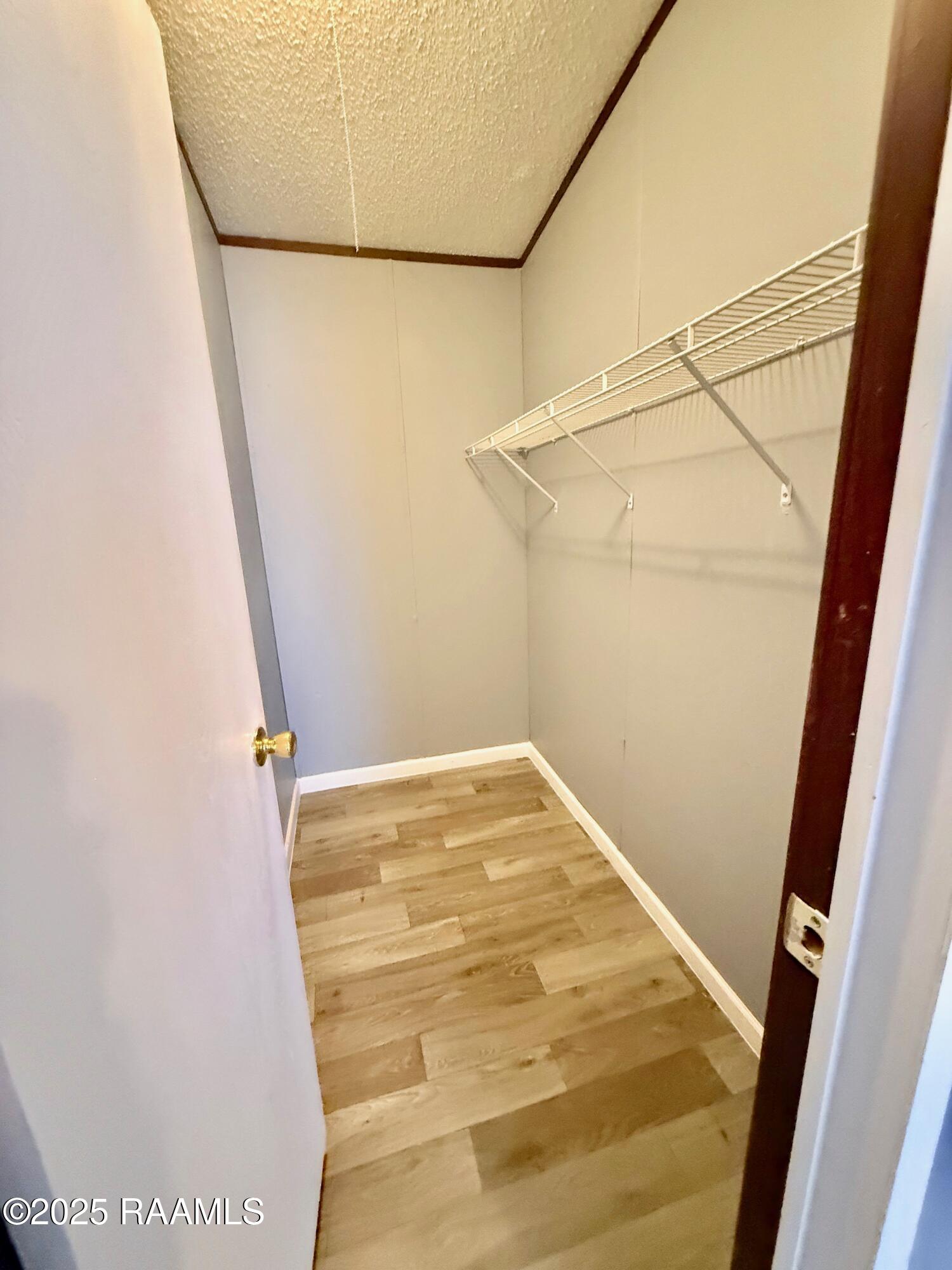 2900 Loreauville Road, Unit 1 New Iberia, LA 70563 - Photo 42 of 48 2nd bedroom