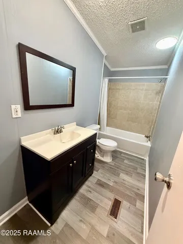 $149,900 | 2900 Loreauville Road, Unit 1, New Iberia, LA 70563